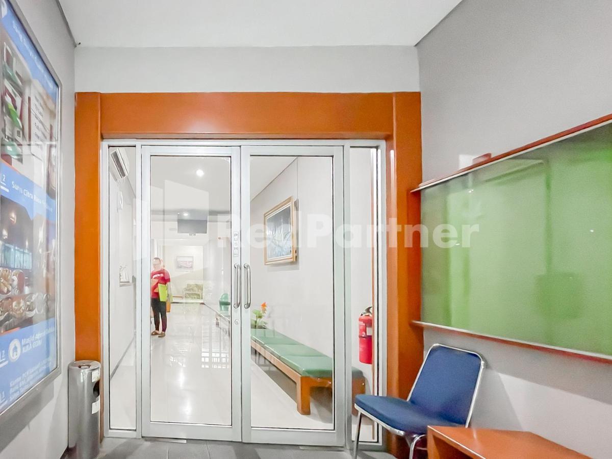 Sang Surya Guesthouse Syariah Near Rs Hasan Sadikin Mitra Reddoorz Bandung Exterior foto