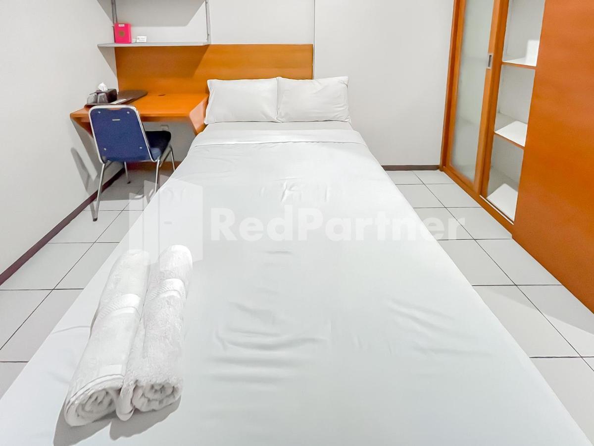 Sang Surya Guesthouse Syariah Near Rs Hasan Sadikin Mitra Reddoorz Bandung Exterior foto
