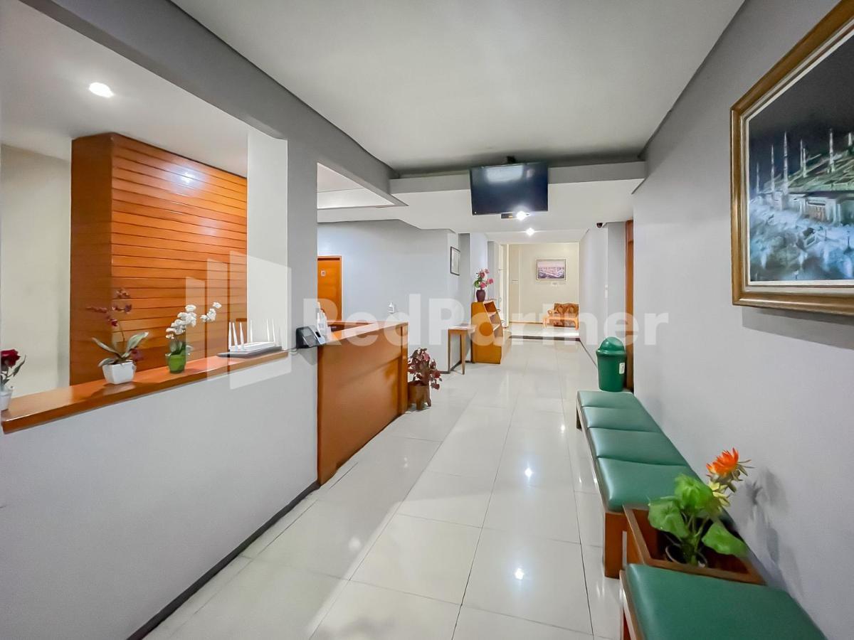Sang Surya Guesthouse Syariah Near Rs Hasan Sadikin Mitra Reddoorz Bandung Exterior foto